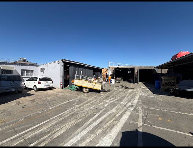 2,477M² INDUSTRIAL YARD FOR SALE IN BRAKPAN CENTRAL